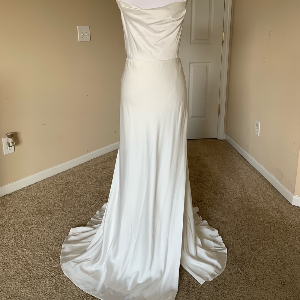 Fame And Partners Beautiful matte satin gown TAGS ATTATCHED